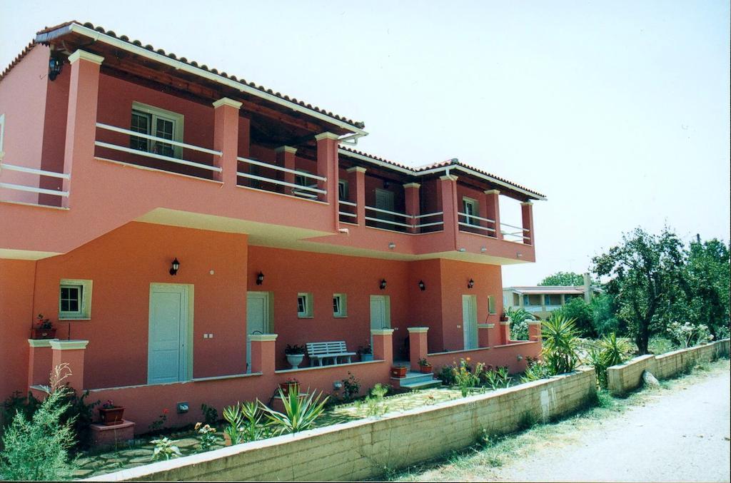 Kogeros Apartment Agios Georgios Pagon Exterior photo